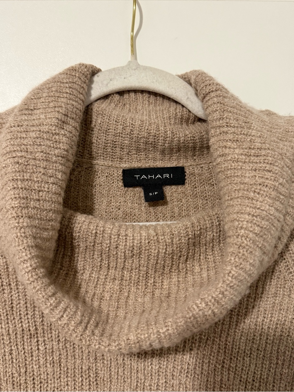 179. Tahari Neutral Taupe Slouchy Cowl Neck Sweater Small Cabin Quiet Luxury - Picture 3 of 9